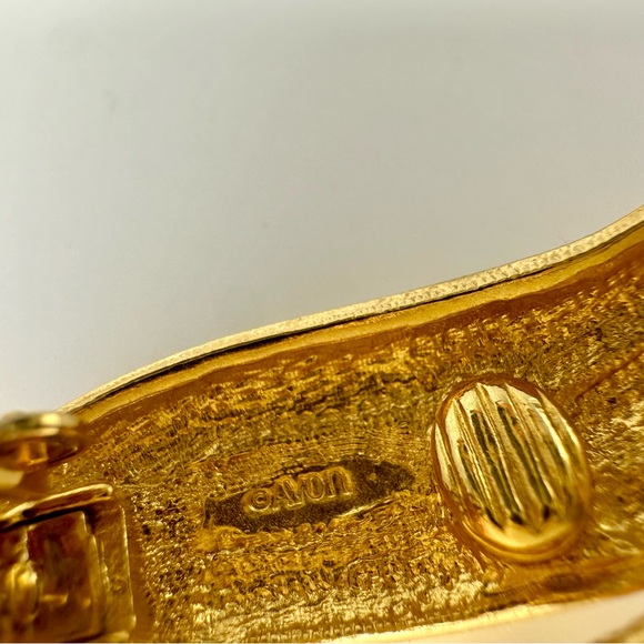 3” Vintage AVON Chunky Gold-tone Crystal Wing Clip on Signed Costume Earrings - Picture 7 of 8